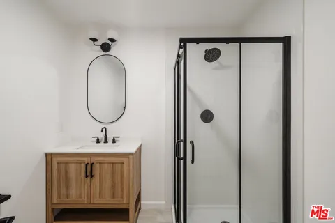 $3,295 | 1147 Horn Avenue, Unit 2, West Hollywood, CA 90069