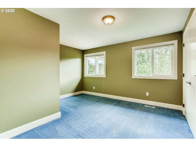 4029 Southwest Hamilton Street Portland, OR 97221 - Photo 11 of 24