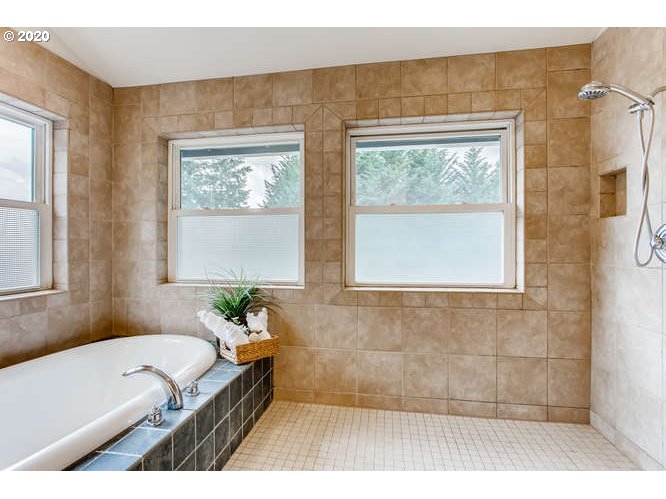 4029 Southwest Hamilton Street Portland, OR 97221 - Photo 14 of 24
