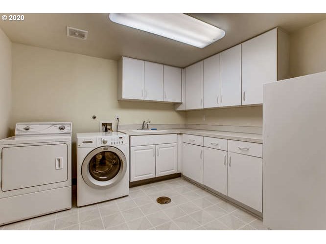 4029 Southwest Hamilton Street Portland, OR 97221 - Photo 19 of 24