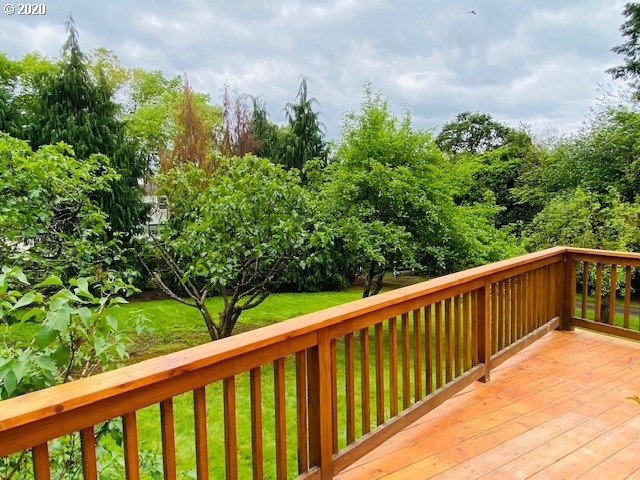 4029 Southwest Hamilton Street Portland, OR 97221 - Photo 6 of 24