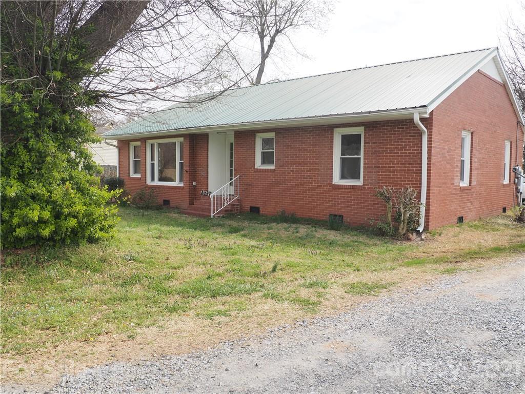 2037 South Post Road Grover, NC 28073 - Photo 2 of 26 Gallery Image 2