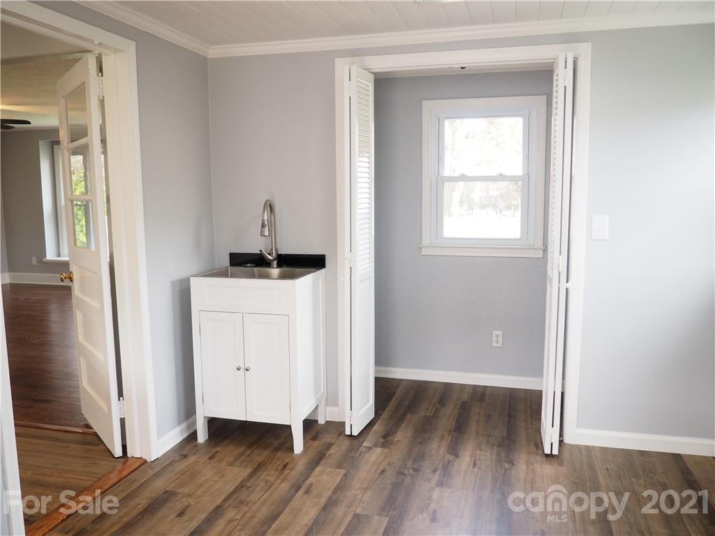 2037 South Post Road Grover, NC 28073 - Photo 4 of 26 Gallery Image 4