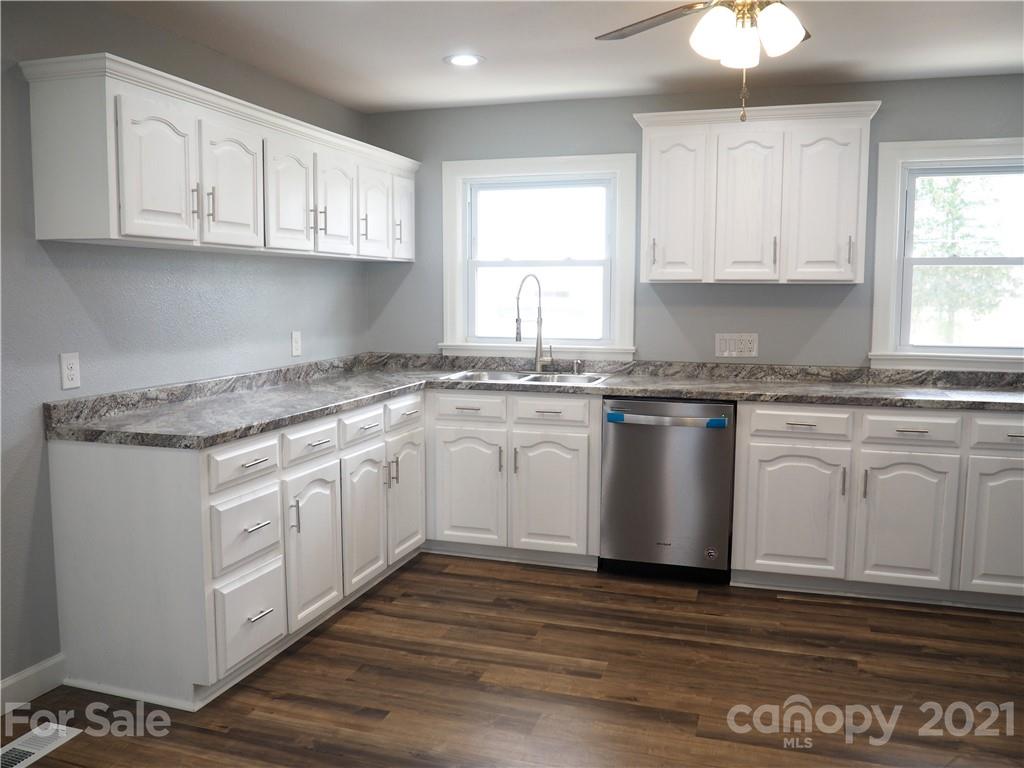 2037 South Post Road Grover, NC 28073 - Photo 6 of 26 Gallery Image 6