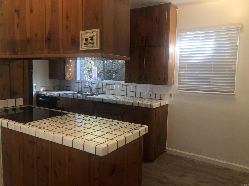 3535 Helix Street Spring Valley, CA 91977 - Photo 7 of 19 Kitchen/Breakfast Nook