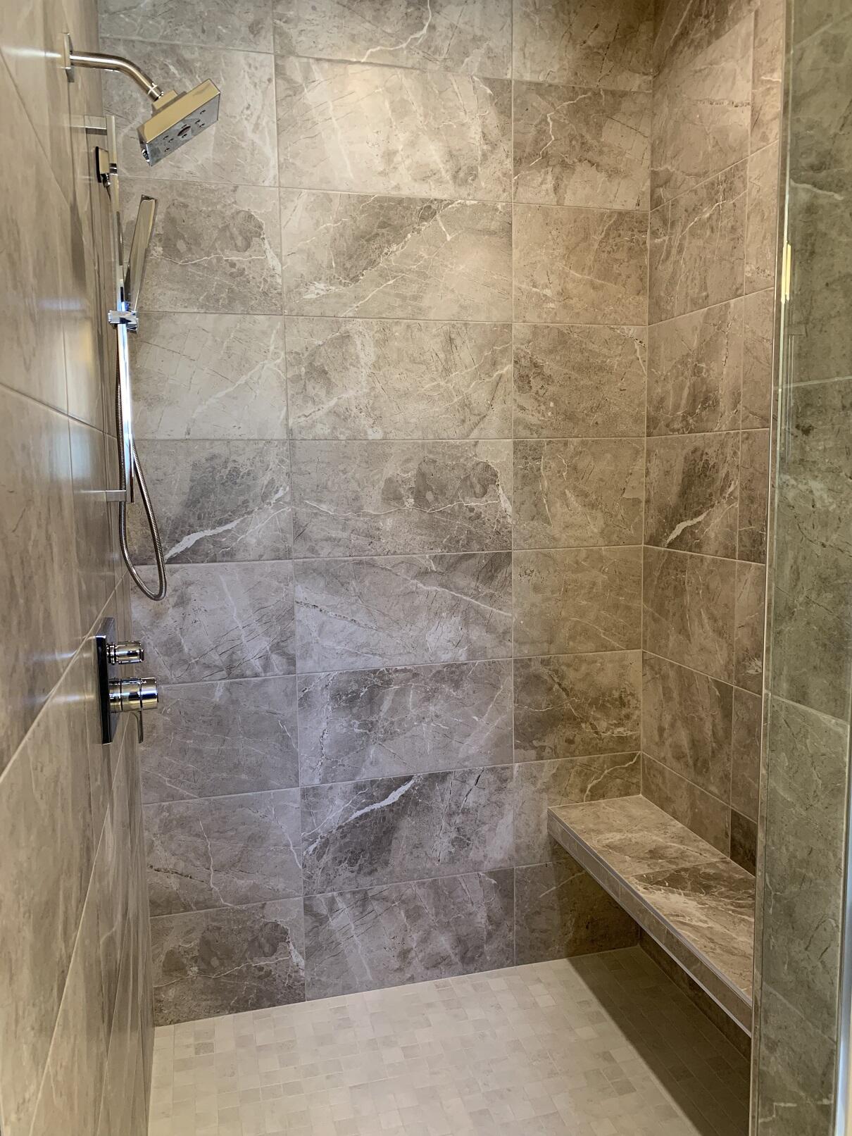 19195 Gateway Loop Bend, OR 97702 - Photo 19 of 30 Primary bath