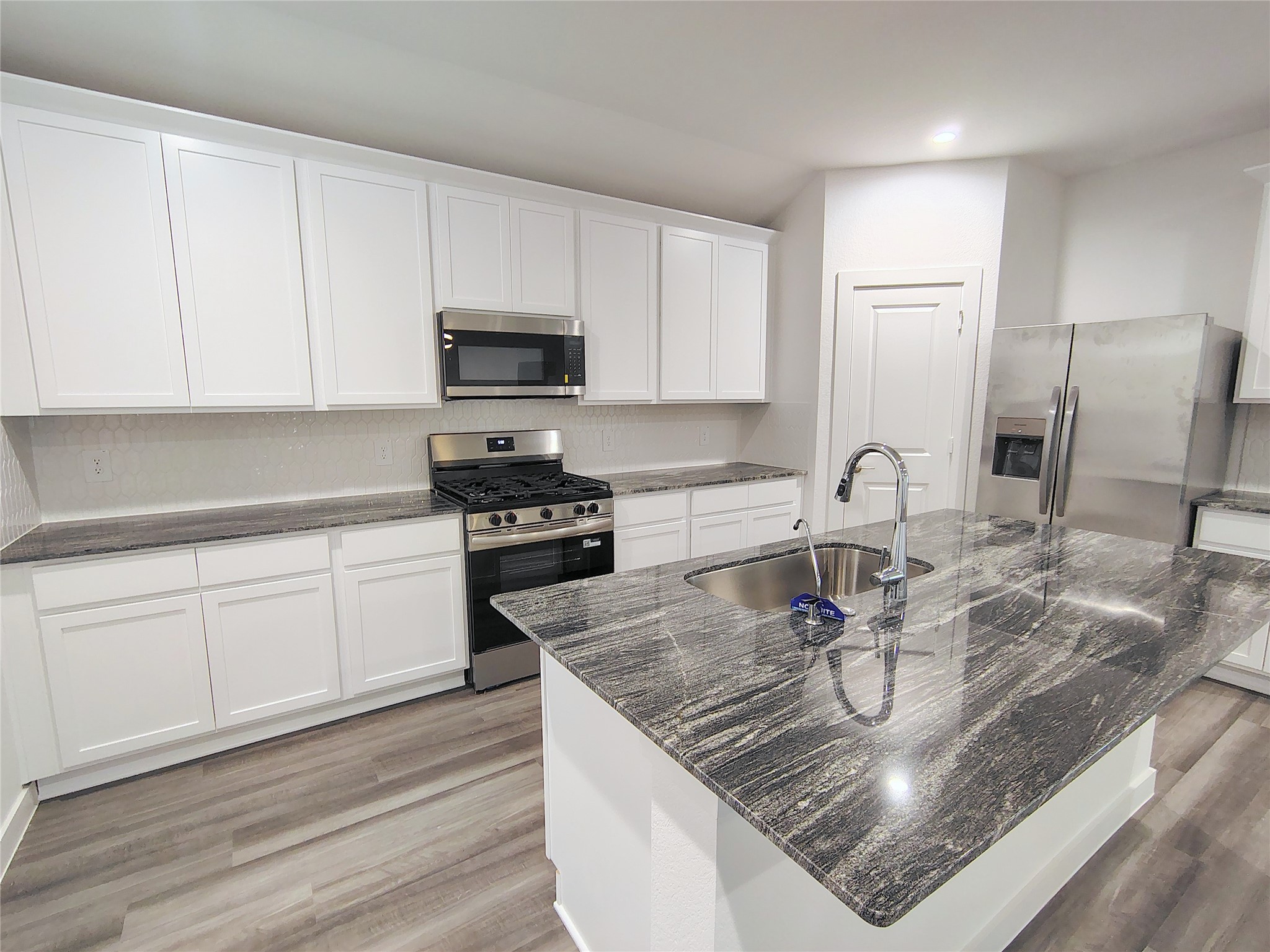 31212 North Eden Mnr Loop Fulshear, TX 77441 - Photo 11 of 28