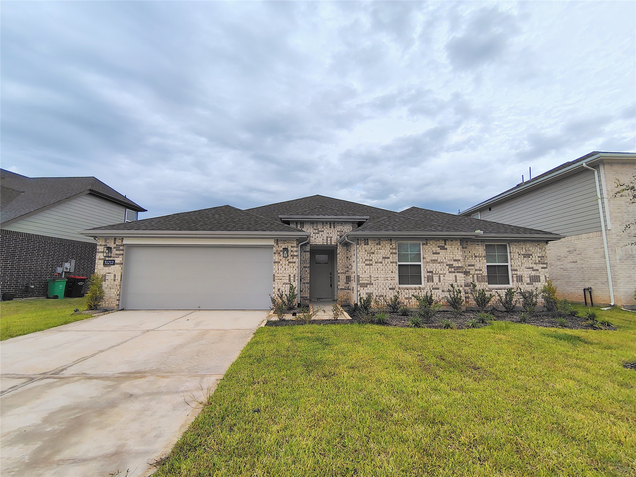 31212 North Eden Mnr Loop Fulshear, TX 77441 - Photo 2 of 28