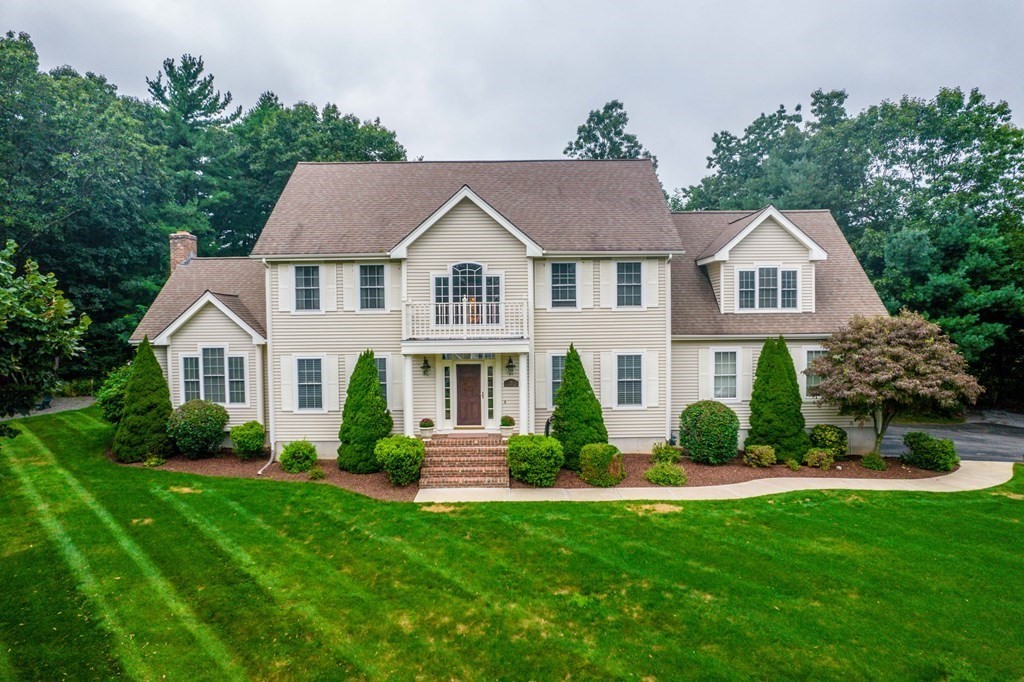 14 Longwalk Road Franklin, MA 02038 - Photo 1 of 42 Gallery Image 1