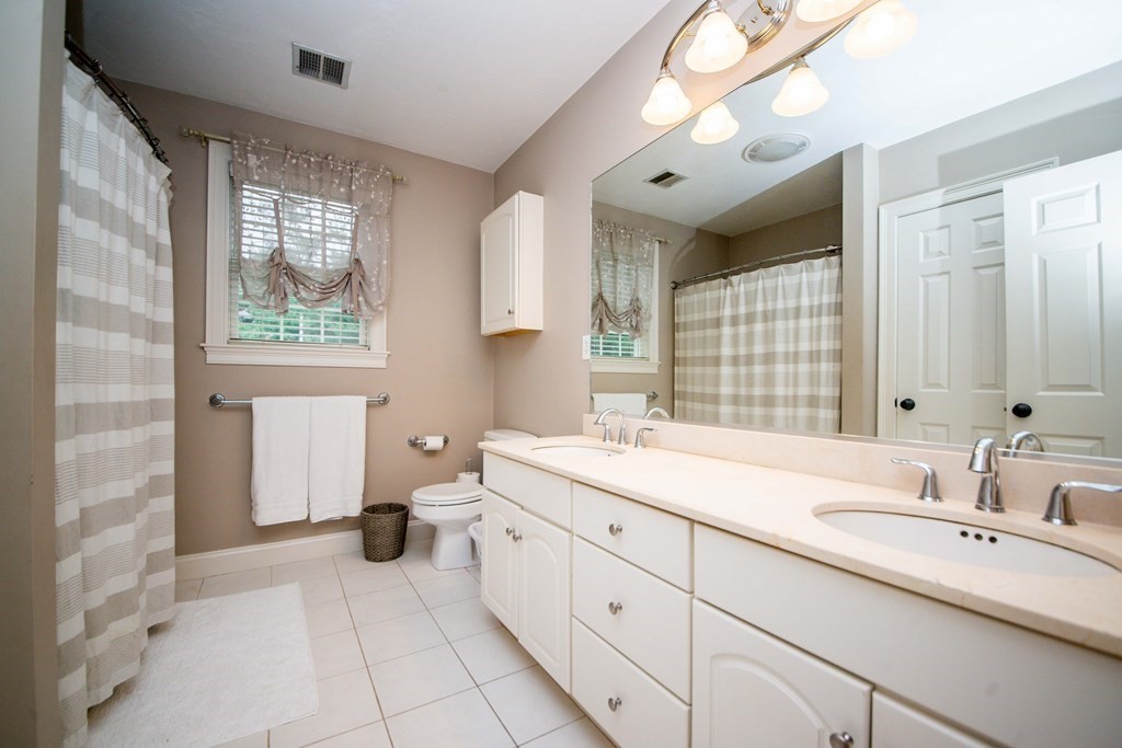 14 Longwalk Road Franklin, MA 02038 - Photo 24 of 42 Gallery Image 24