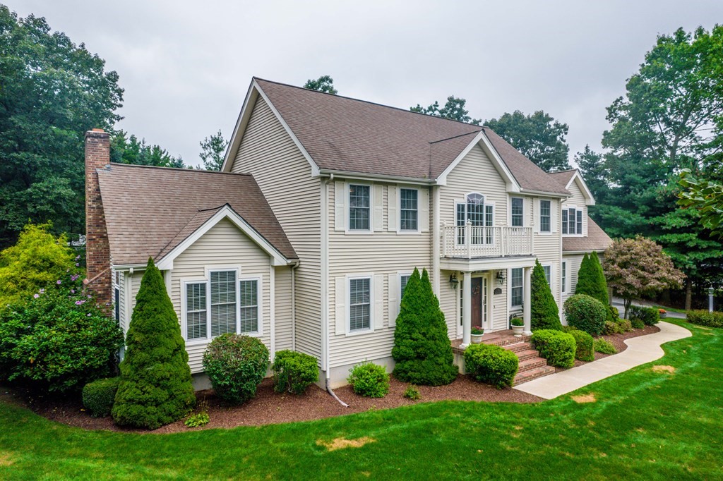 14 Longwalk Road Franklin, MA 02038 - Photo 3 of 42 Gallery Image 3