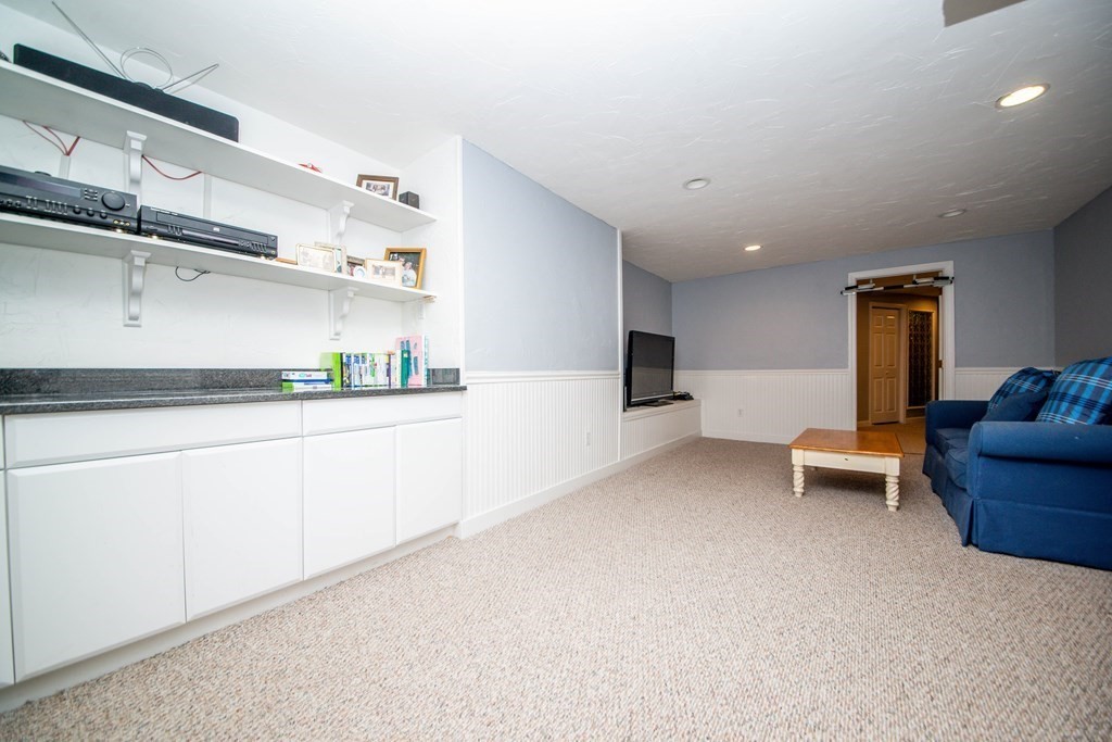 14 Longwalk Road Franklin, MA 02038 - Photo 36 of 42 Gallery Image 36