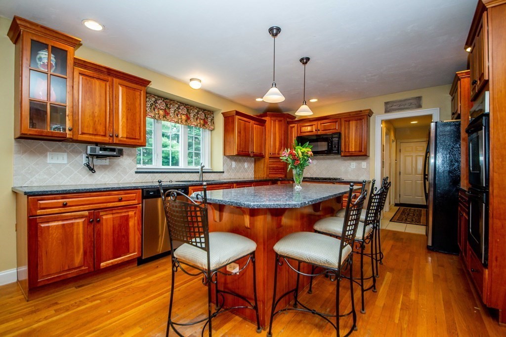 14 Longwalk Road Franklin, MA 02038 - Photo 10 of 42 Gallery Image 10