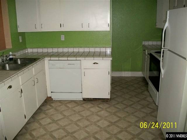 6475 Lotus Street Reno, NV 89506 - Photo 4 of 13 Photo 4