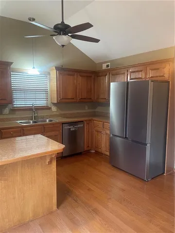 $2,300 | 544 North Old Mill Road, Independence, MO 64056