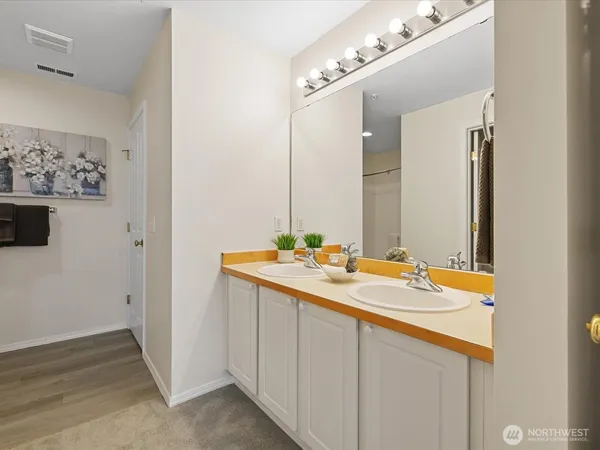 $639,900 | 5256 236th Place Southeast, Unit 243, Issaquah, WA 98029