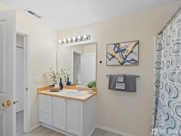 $639,900 | 5256 236th Place Southeast, Unit 243, Issaquah, WA 98029