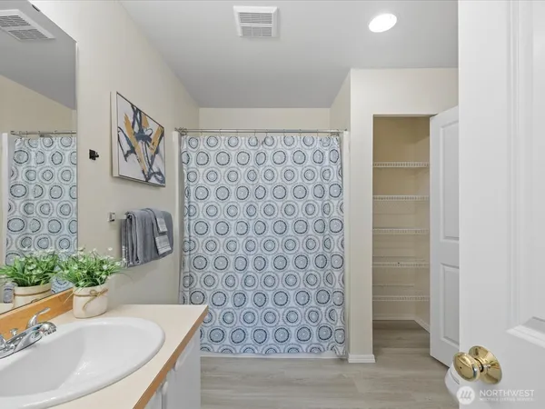 $639,900 | 5256 236th Place Southeast, Unit 243, Issaquah, WA 98029