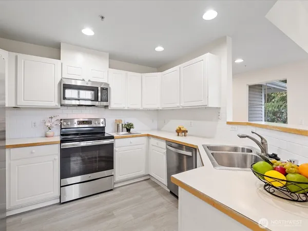 $639,900 | 5256 236th Place Southeast, Unit 243, Issaquah, WA 98029