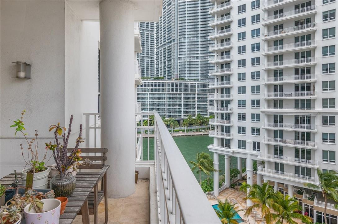 701 Brickell Key Boulevard, Unit 905 Miami, FL 33131 - Photo 17 of 34 Photo 17