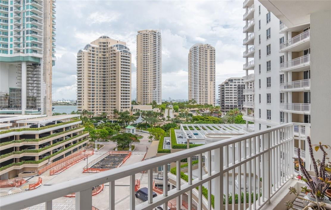 701 Brickell Key Boulevard, Unit 905 Miami, FL 33131 - Photo 19 of 34 Photo 19