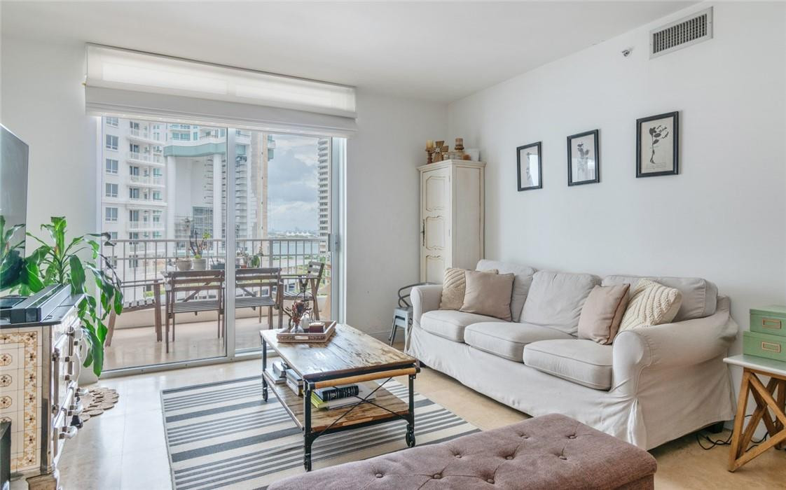 701 Brickell Key Boulevard, Unit 905 Miami, FL 33131 - Photo 2 of 34 Photo 2