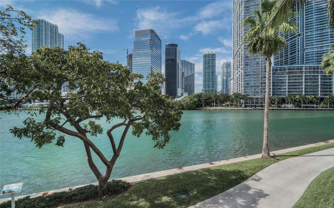701 Brickell Key Boulevard, Unit 905 Miami, FL 33131 - Photo 26 of 34 Photo 26