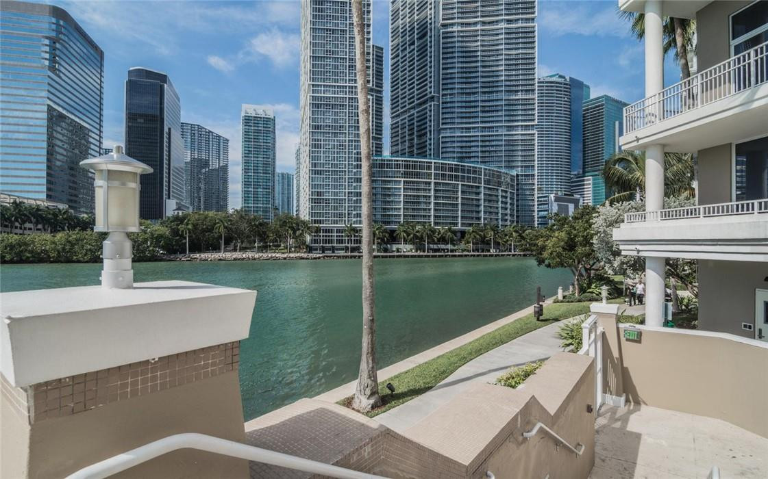 701 Brickell Key Boulevard, Unit 905 Miami, FL 33131 - Photo 29 of 34 Photo 29