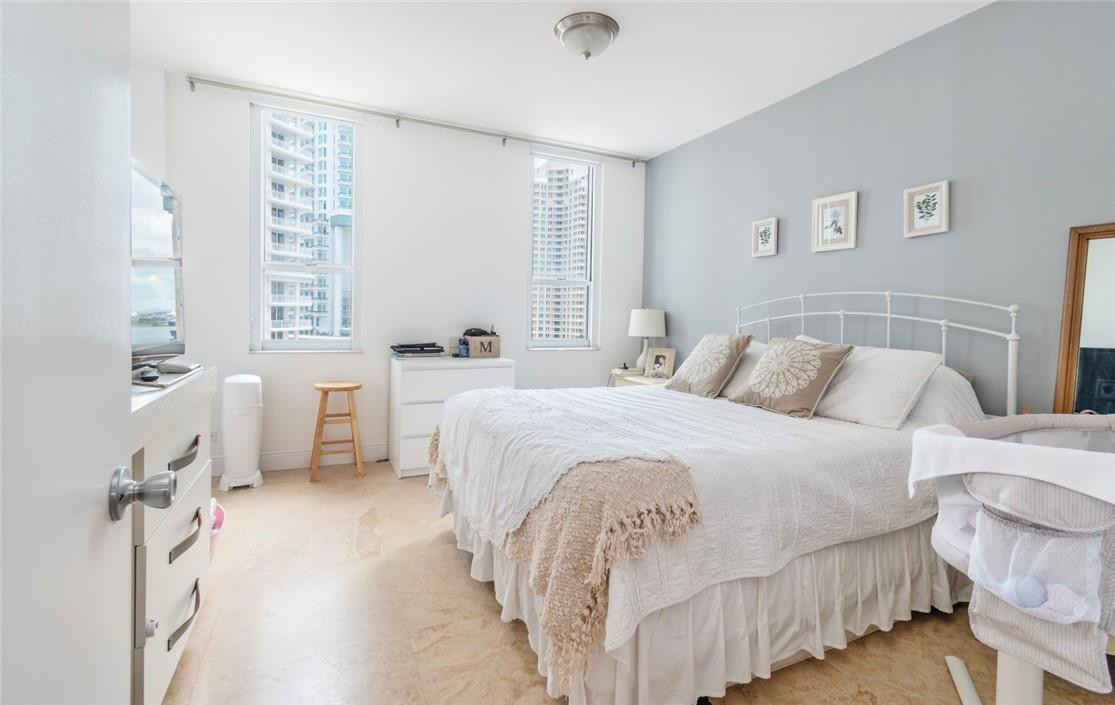 701 Brickell Key Boulevard, Unit 905 Miami, FL 33131 - Photo 7 of 34 Photo 7