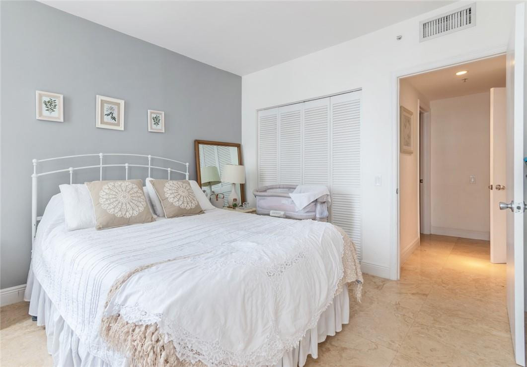 701 Brickell Key Boulevard, Unit 905 Miami, FL 33131 - Photo 8 of 34 Photo 8
