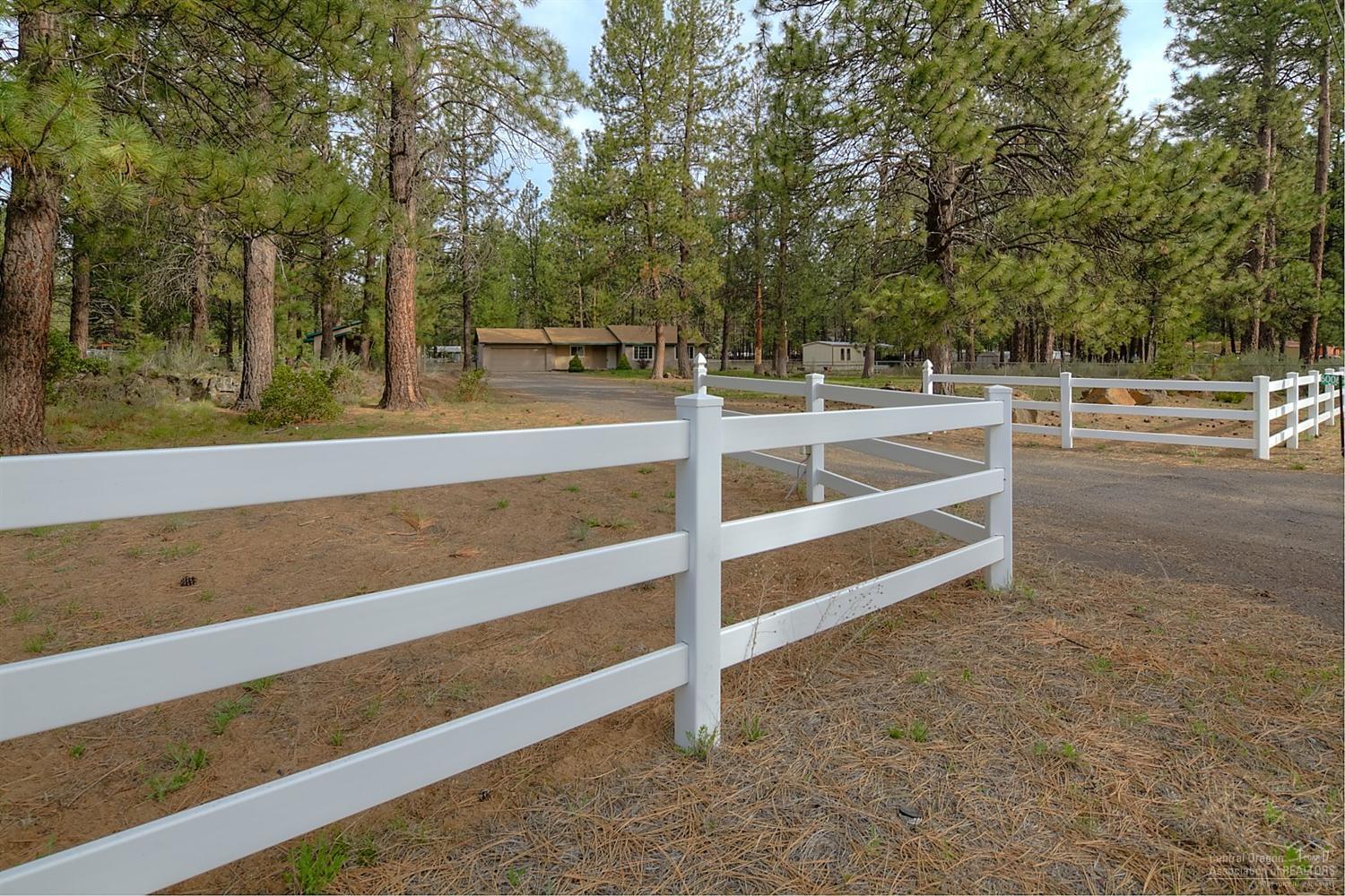 60069 Navajo Road Bend, OR 97702 - Photo 1 of 18 a view of backyard space