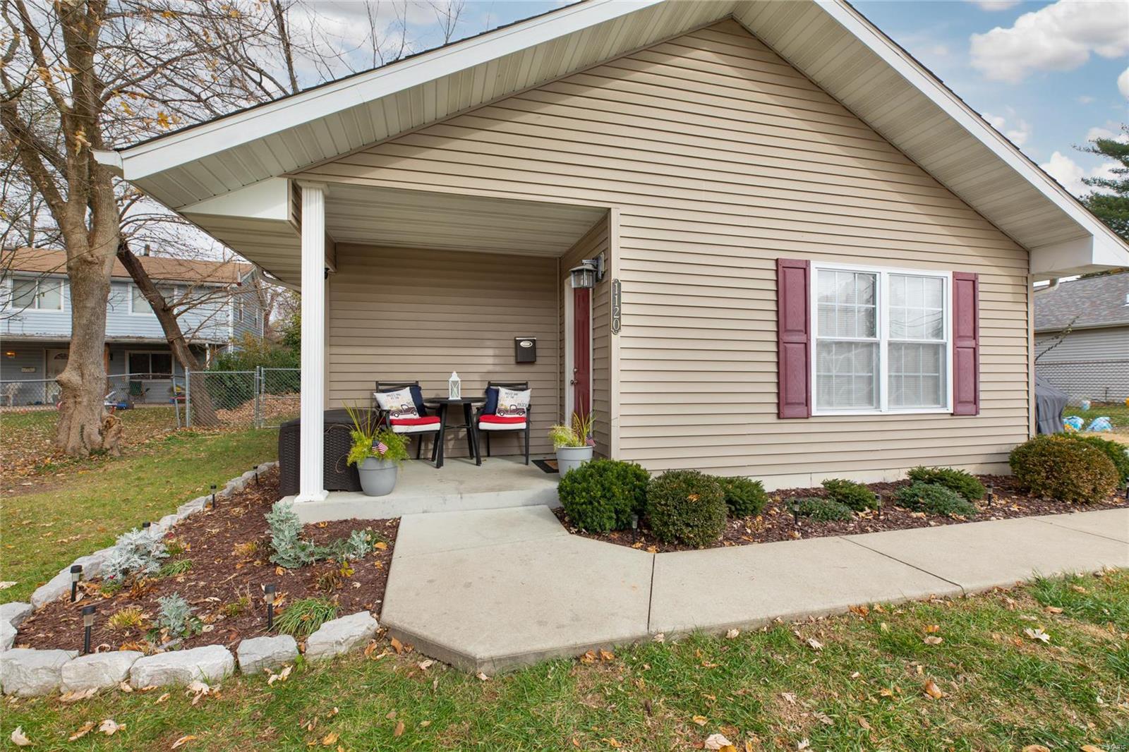 1120 Wallace Street Alton, IL 62002 - Photo 7 of 28 Gallery Image 7