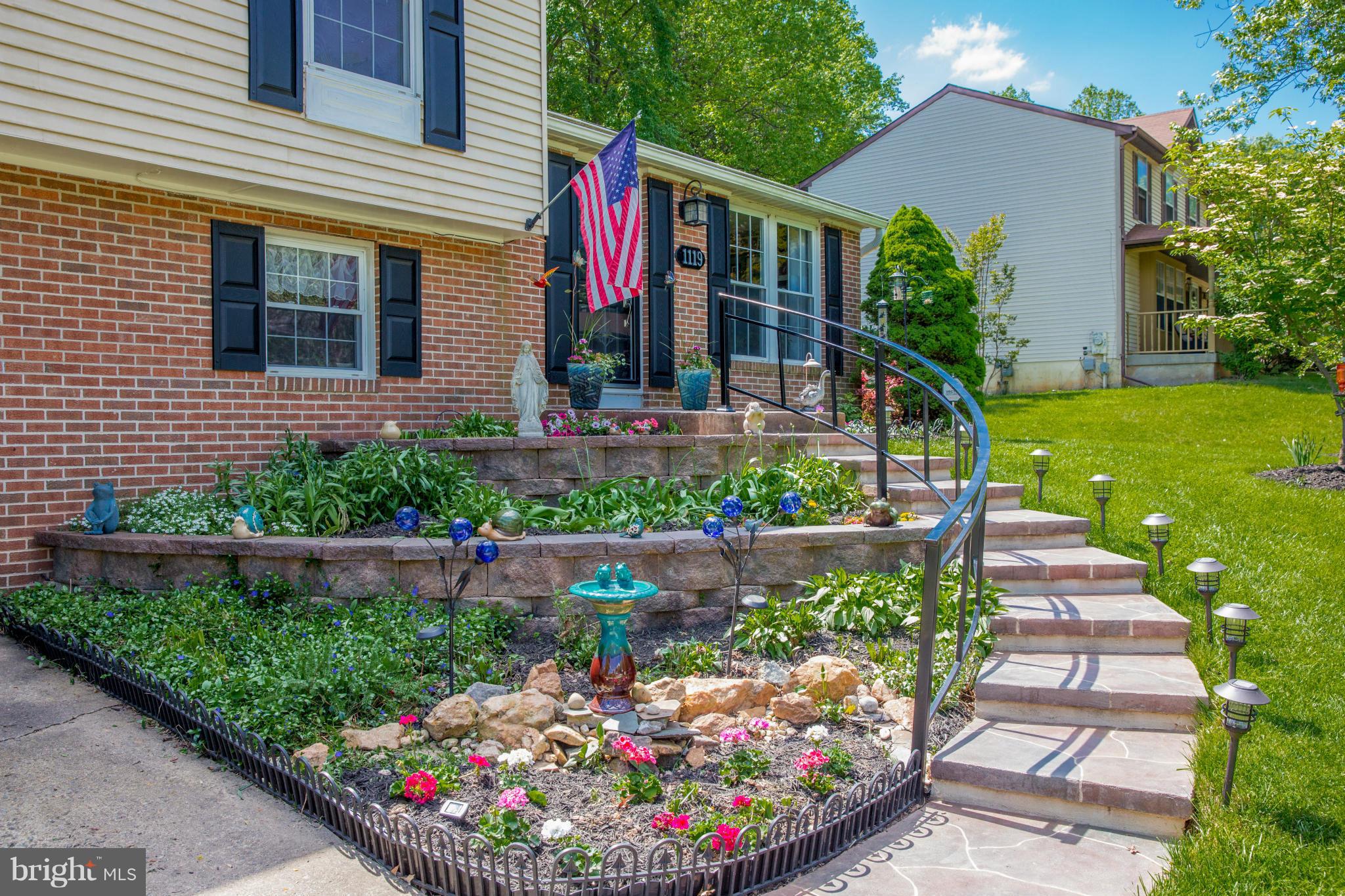 1119 Netherlands Court Silver Spring, MD 20905 - Photo 3 of 30 Front Gardens