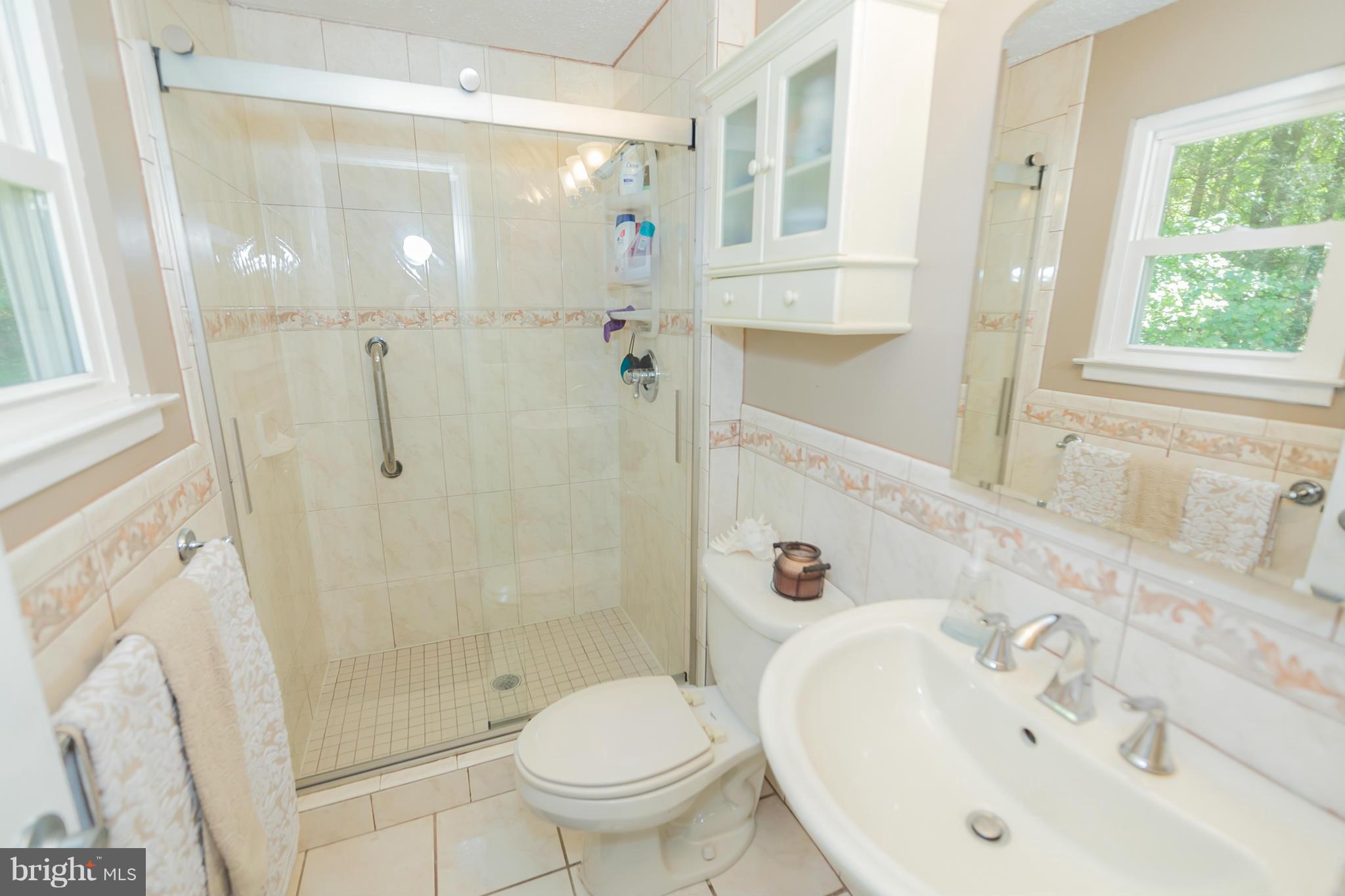 1119 Netherlands Court Silver Spring, MD 20905 - Photo 20 of 30 Bath (Master)