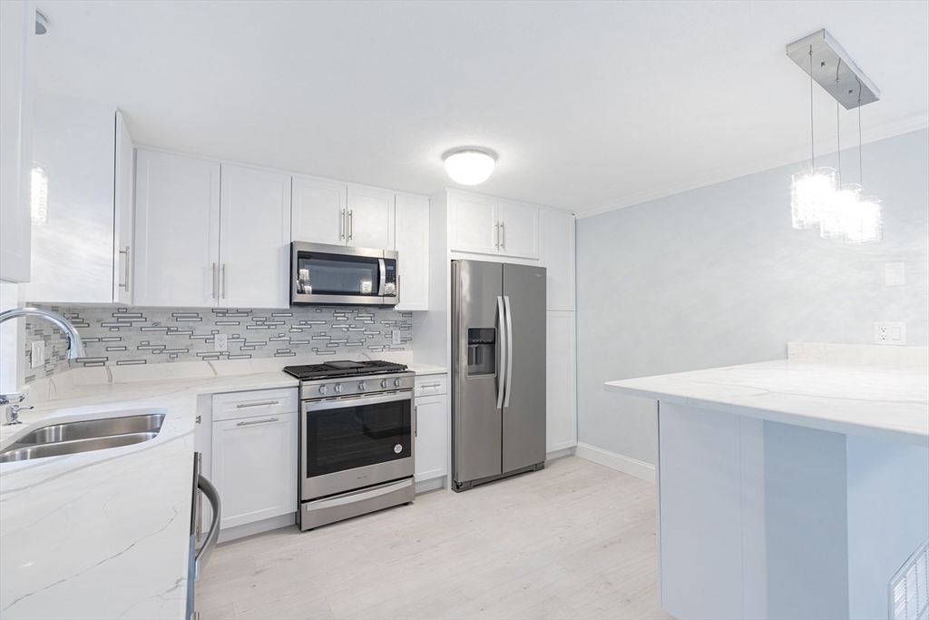 14 Deer Path, Unit 6 Maynard, MA 01754 - Photo 11 of 38