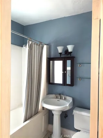 $1,800 | 1328 2nd Street, Unit 1, Long Beach, CA 90802