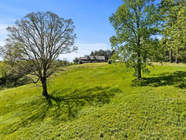 $999,905 | 121 Shady Oaks Lane, Newland, NC 28657