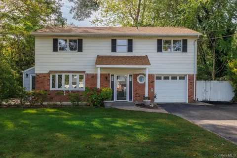 $829,000 | 62 Julbet Drive, Sayville, NY 11782