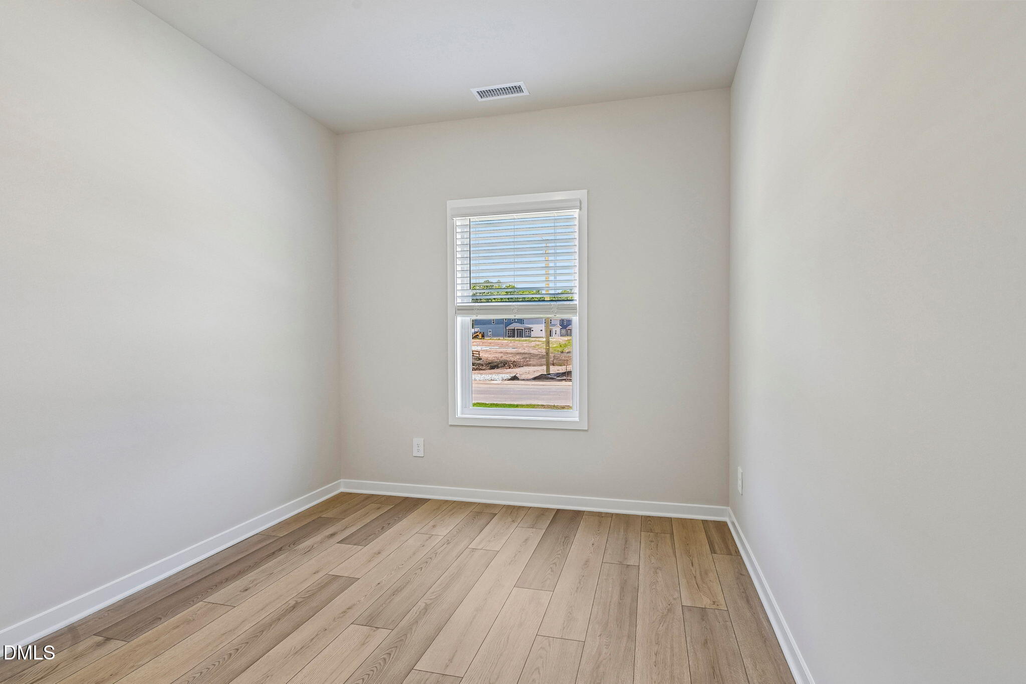 1452 Hatteras Road Durham, NC 27703 - Photo 17 of 49 17-web-or-mls-Raleigh - Avalon Place - 1