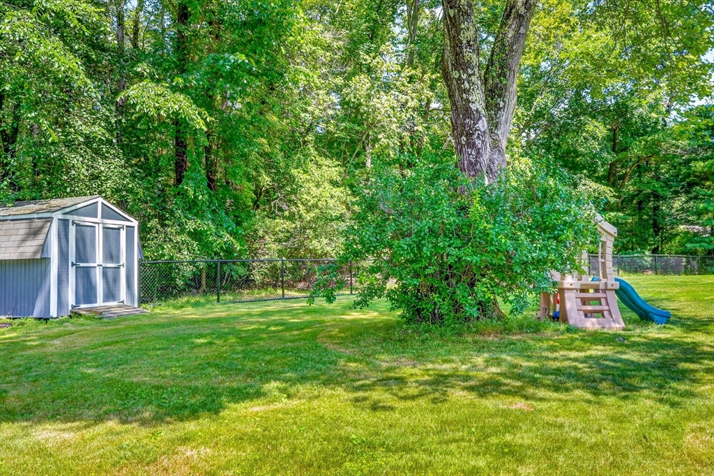26 Brooksbie Road Bedford, MA 01730 - Photo 30 of 38
