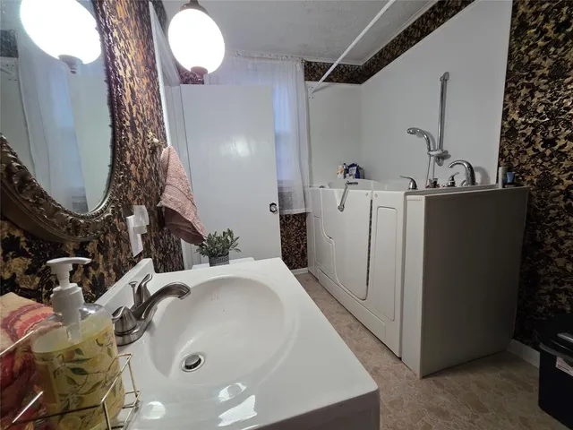 $323,900 | 408 East San Saba Street, Wortham, TX 76693