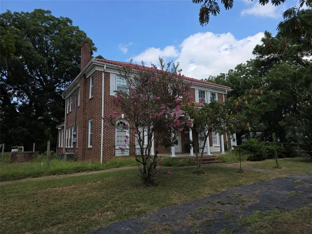 $323,900 | 408 East San Saba Street, Wortham, TX 76693