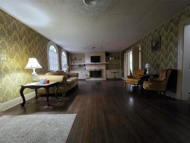 $323,900 | 408 East San Saba Street, Wortham, TX 76693