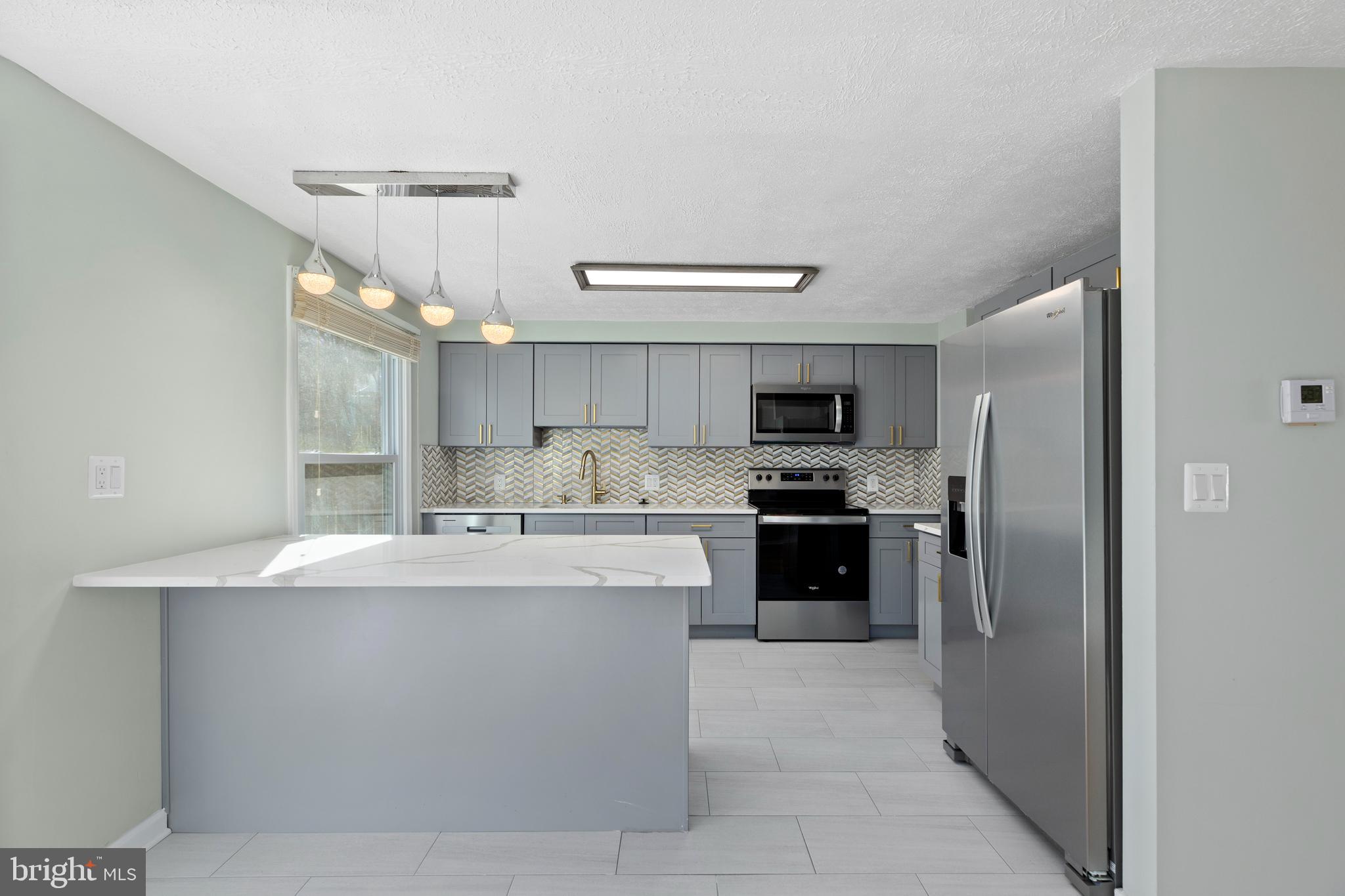 12262 Turkey Wing Court Reston, VA 20191 - Photo 12 of 39 Gallery Image 12