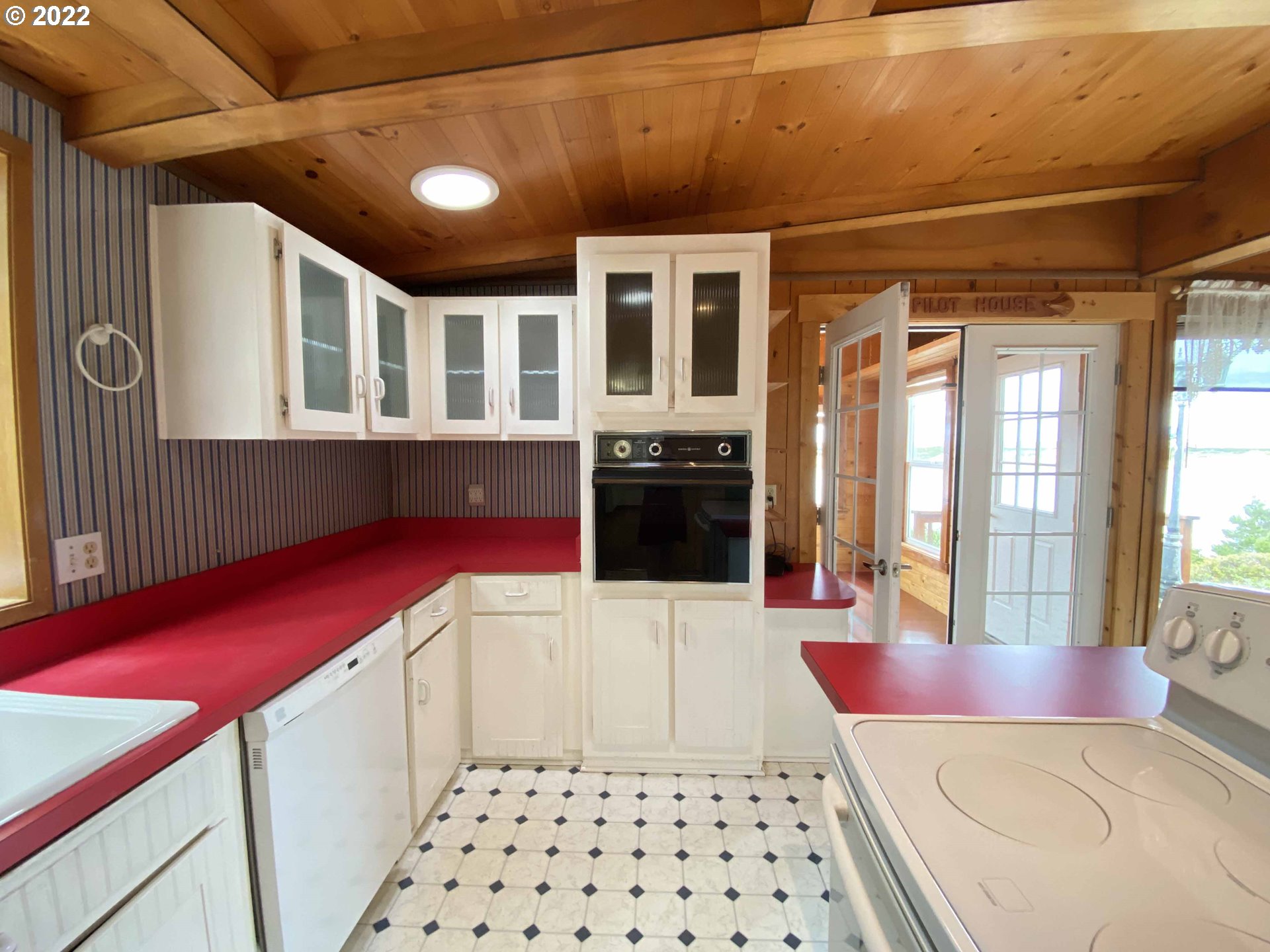 1601 Rhododendron Drive, Unit 556 Florence, OR 97439 - Photo 10 of 32 Gallery Image 10