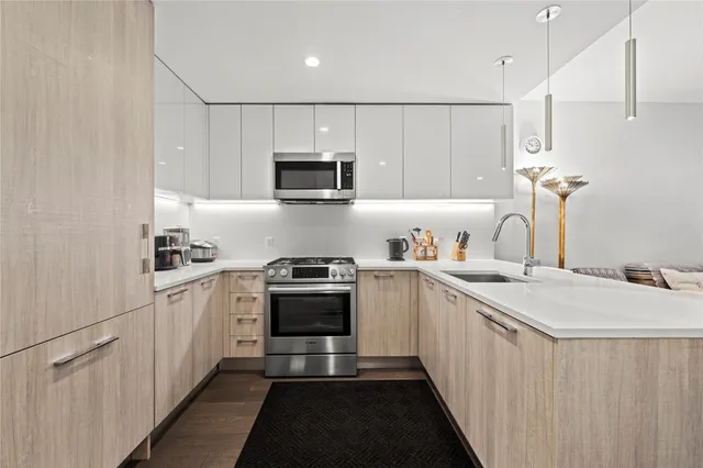 $958,000 | 131-05 40 Road, Unit 11M | Flushing