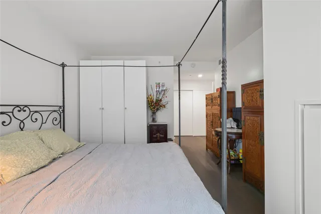 $958,000 | 131-05 40 Road, Unit 11M | Flushing