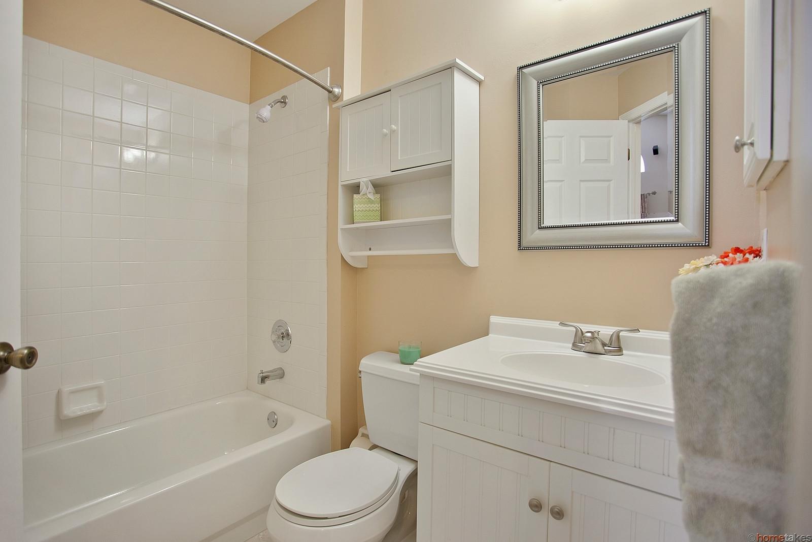 6393 Pompano Street Jupiter, FL 33458 - Photo 16 of 20 9 guest bath