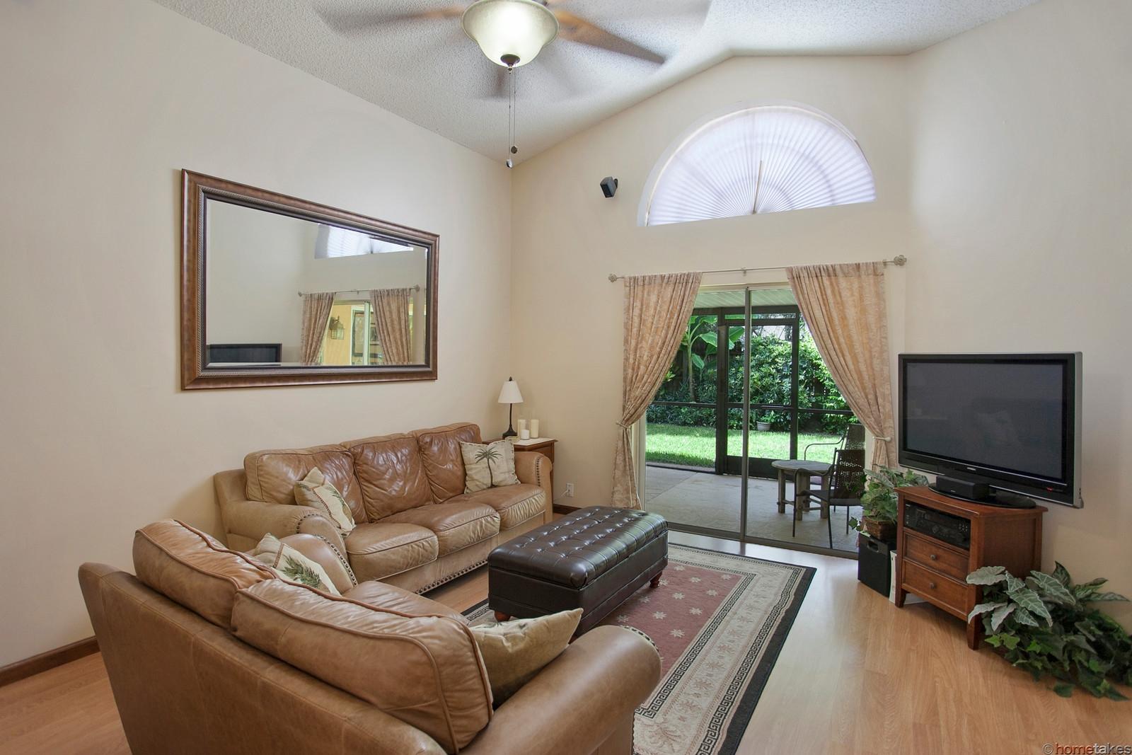 6393 Pompano Street Jupiter, FL 33458 - Photo 4 of 20 2 Living Room
