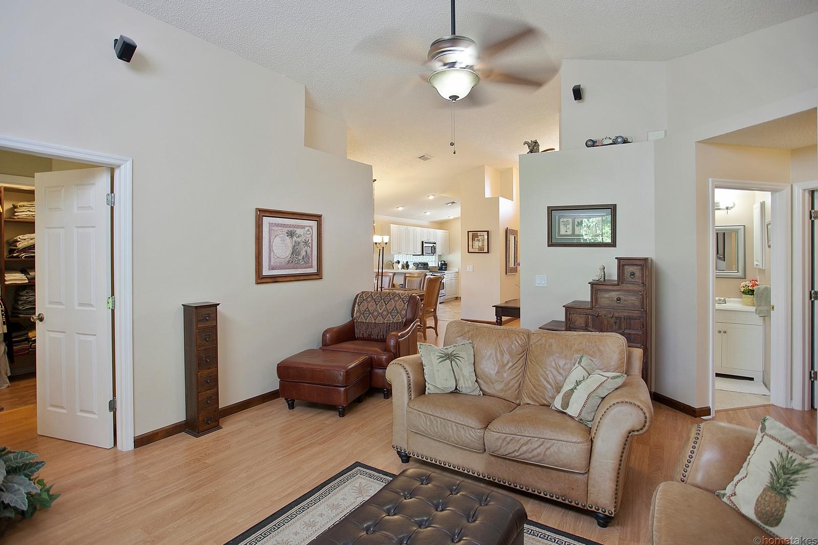 6393 Pompano Street Jupiter, FL 33458 - Photo 6 of 20 3 Living Room